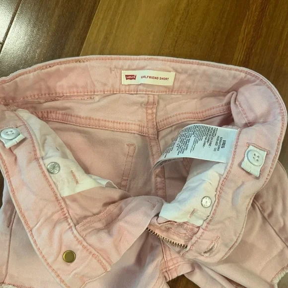 Levis Pale Pink Girlfriend Shorts Girls Sz 8 - Like New! - Picture 3 of 4